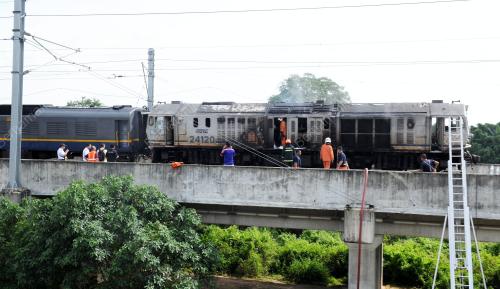 NS12_09022016_KERETAPI_TERBAKAR