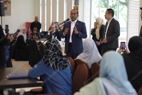 DATUK SERI DR ZAMBRY ABDUL KADIR