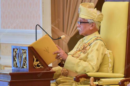 TUANKU MUHRIZ TUANKU MUNAWIR