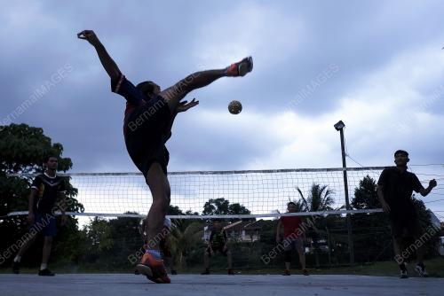 PEMBUKAAN SEKTOR SUKAN DAN REKREASI