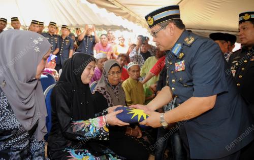 NS12_16062017_JENAZAH_KEBUMI