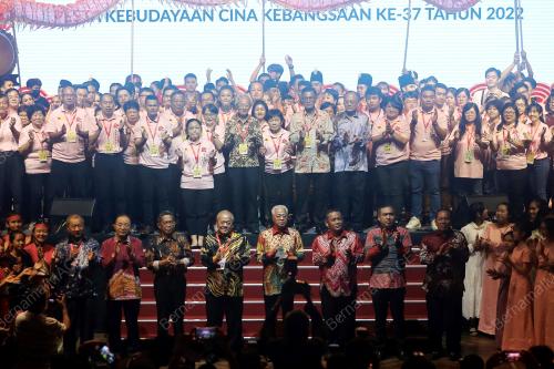 DATUK SERI ISMAIL SABRI YAAKOB