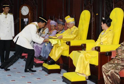TUANKU MUHRIZ IBNI ALMARHUM TUANKU MUNAWIR