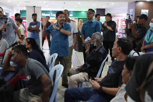 DATUK SERI MOHD UZIR MAHIDIN