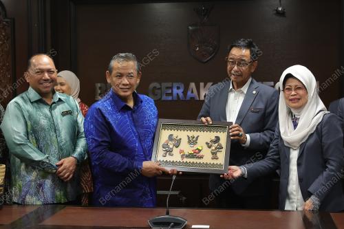 DATUK SERI AMINUDDIN HARUN