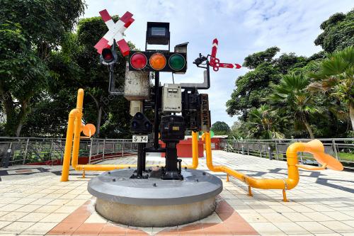 TEROWONG PEJALAN KAKI JALAN SUNGAI UJONG