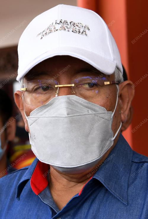 DATUK SERI MAHDZIR KHALID