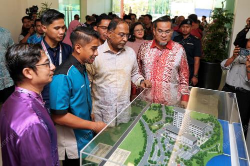 DATUK SERI DR ZAMBRY ABDUL KADIR