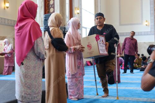 DATUK SERI DR WAN AZIZAH WAN ISMAIL