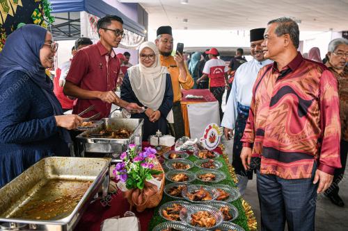 DATUK SERI AMINUDDIN HARUN