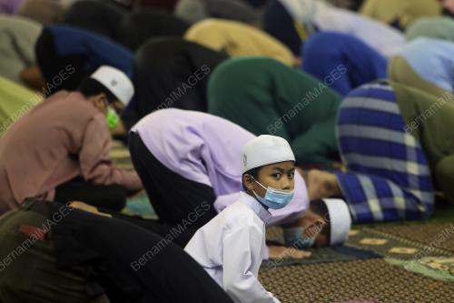 SOLAT SUNAT TERAWIH RAMADAN