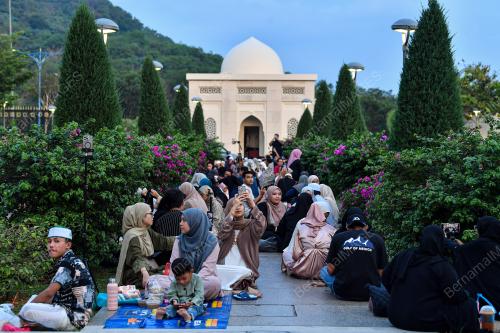 IFTAR DI MASJID SRI SENDAYAN