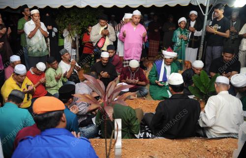 NS13_15092017_JENAZAH_KEBUMI