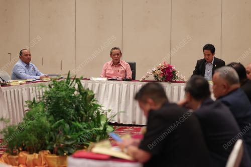 DATUK SERI AMINUDDIN HARUN
