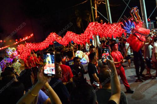 AMBANG TAHUN BARU CINA