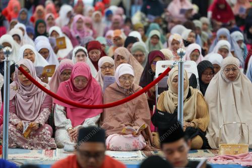 DATUK SERI DR WAN AZIZAH WAN ISMAIL