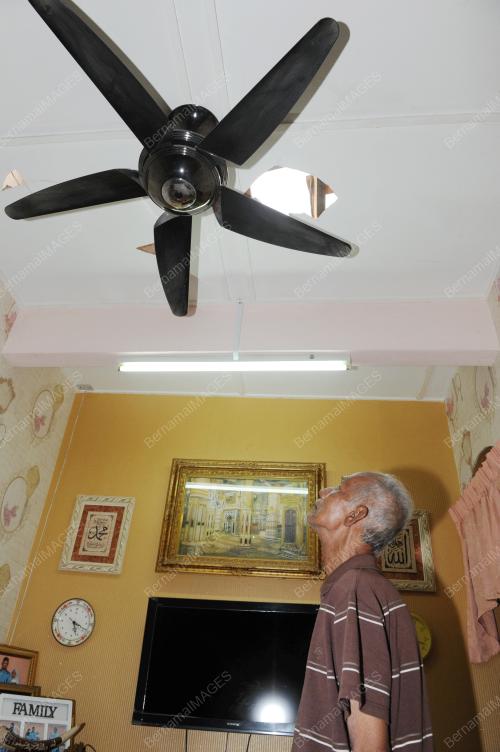 NS14_10022015_RUMAH_RIBUT