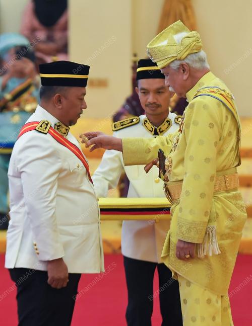 TUANKU MUHRIZ TUANKU MUNAWIR