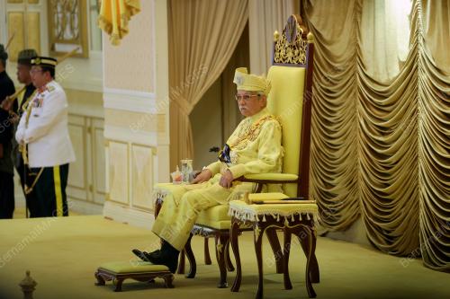 TUANKU MUHRIZ TUANKU MUNAWIR 