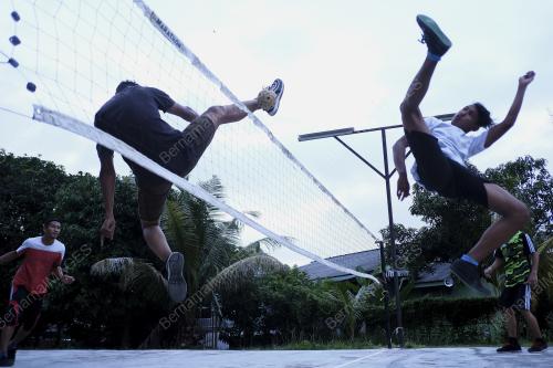 PEMBUKAAN SEKTOR SUKAN DAN REKREASI