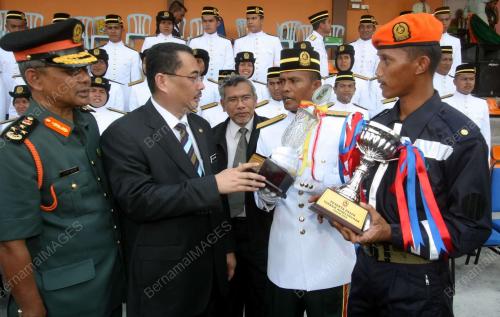 WAN AHMAD FARID WAN SALLEH
