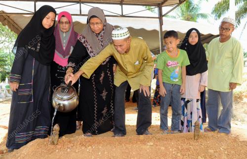 NS14_16062017_JENAZAH_KEBUMI