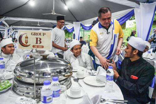 ANTHONY LOKE SIEW FOOK