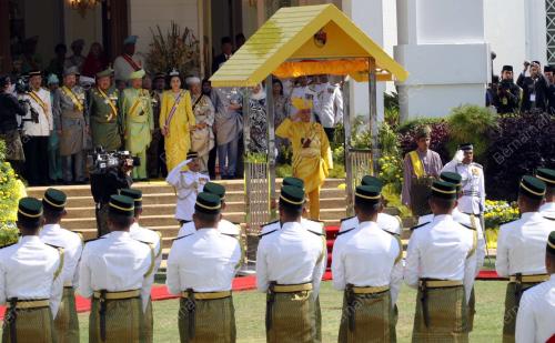 TUANKU MUHRIZ IBNI ALMARHUM TUANKU MUNAIWR