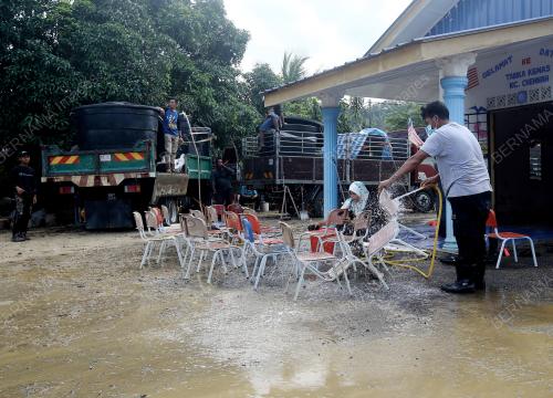 PASCA BENCANA BANJIR DI KAMPUNG CHENNAH