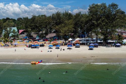 KHEMAH BIRU TELUK KEMANG
