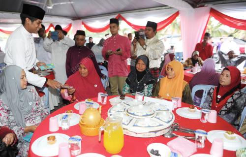 NS15_05072015_KHAIRY_IHYA