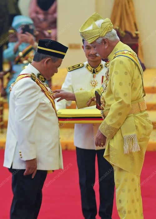 TUANKU MUHRIZ TUANKU MUNAWIR