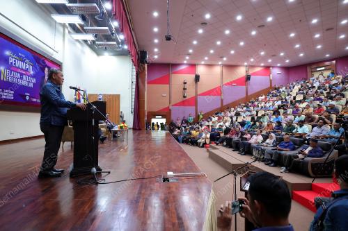 DATUK SERI AMINUDDIN HARUN