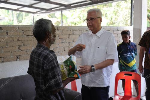 DATUK SERI ISMAIL SABRI YAAKOB