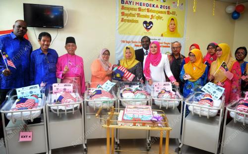 NS15_31082016_BAYI_MERDEKA