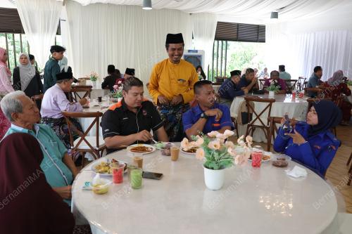 SHAHRIZAN ROSLI