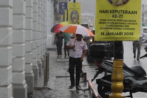 AMARAN HUJAN BERTERUSAN