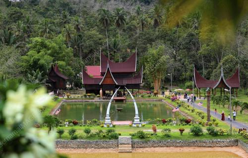 RUMAH GADANG KAMPUNG GAGU