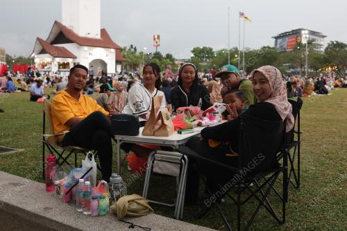 BERBUKA PUASA