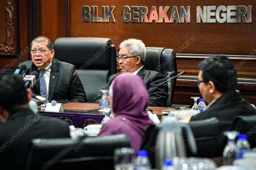 TAN SRI JOHARI ABDUL
