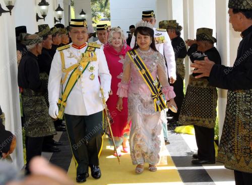 TUANKU MUHRIZ IBNI ALMARHUM TUANKU MUNAIWR
