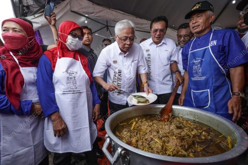 DATUK SERI ISMAIL SABRI YAAKOB