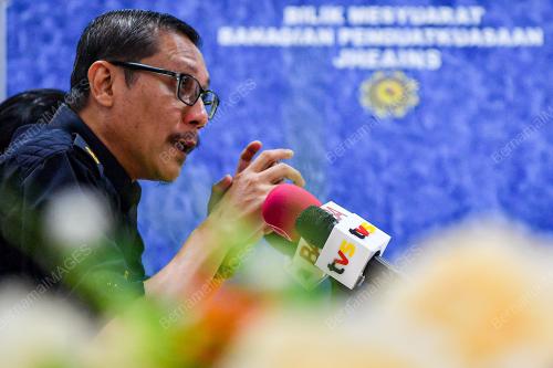 AHMAD ZAKI HAMZAH