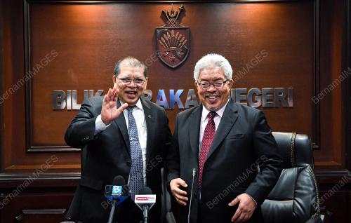 TAN SRI JOHARI ABDUL