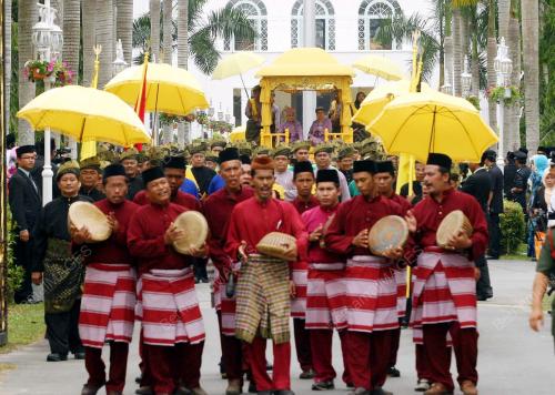 TUANKU MUHRIZ IBNI ALMARHUM TUANKU MUNAIWR