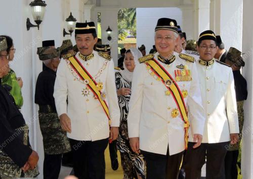 TUANKU MUHRIZ IBNI ALMARHUM TUANKU MUNAIWR