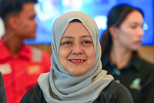 AKMAL NIZA AHMAD