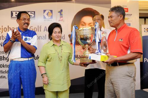DATIN SERI ROSMAH MANSOR