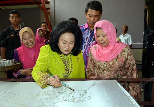 NS18_27082016_ROSMAH_WANITA