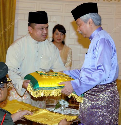 TUANKU MUHRIZ